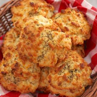 Red Lobster Cheddar Bay Biscuits