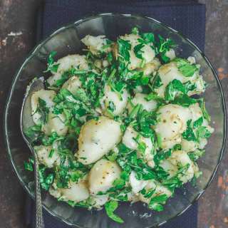 Simple Boiled Potatoes with Garlic and Fresh Herbs