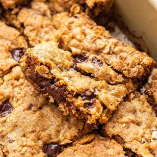 Oatmeal Chocolate Chip Cookie Bars