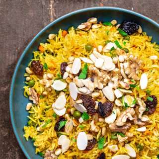 Easy Rice Pilaf with Peas and Carrots