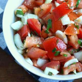 German Tomato Salad (Tomatensalat)