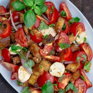 Simple Tomato Panzanella Recipe
