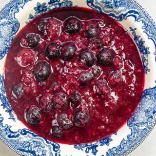 Quick Berry Compote Recipe (5 Ingredients. 2 Ways.)