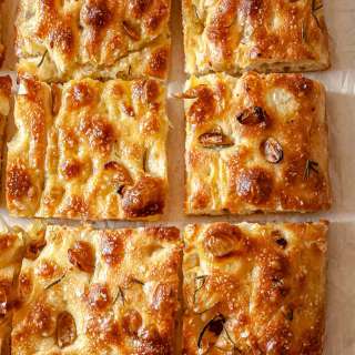 Roasted Garlic and Rosemary Focaccia Recipe