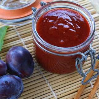 Authentic Chinese Plum Sauce (Duck Sauce)