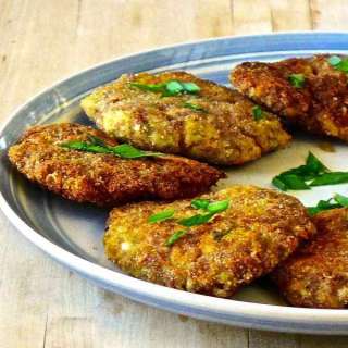 Ejjeh B'Kerrateh (leek fritters)