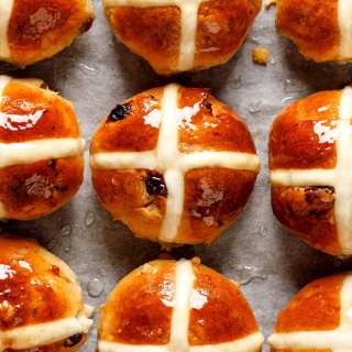 Traditional Hot Cross Buns