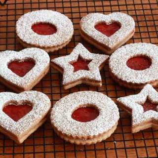 Linzer Cookies (Linzerkekse)