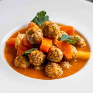 Sulu Kofte - Turkish Meatball Soup