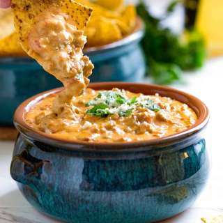 Chili Cheese Dip (Beefy Queso)