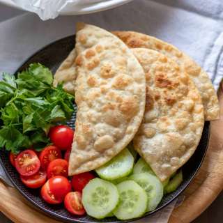 Çiğ Börek - Chebureki