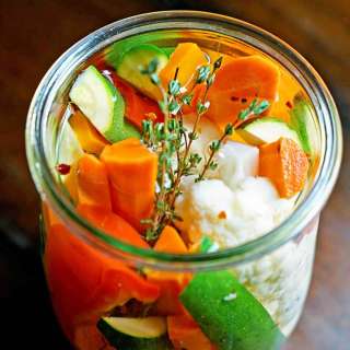 Easy Homemade Pickled Vegetables