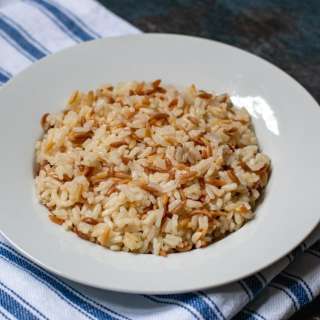 Turkish Rice Pilaf (Sehriyeli Pilav)