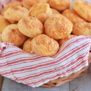 Brazilian Cheese Bread Recipe (Pão de Queijo)