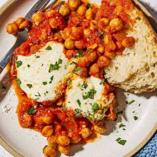 Chickpea Marinara (Chickpeas in Tomato Sauce with Melty Mozzarella Cheese)