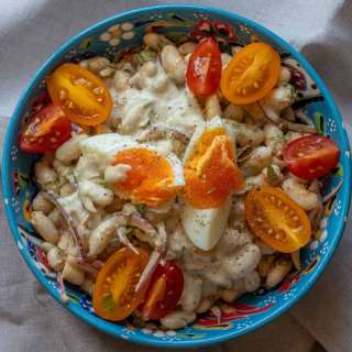 Fasulye Piyaz (Turkish Bean Salad)