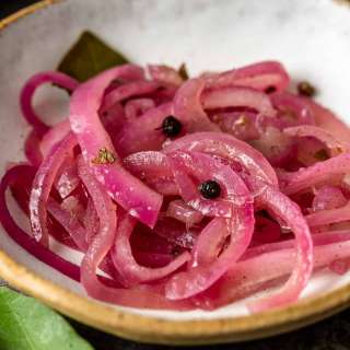 Escabeche Rojo (Pickled Red Onions)