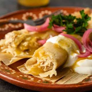 Green Chili Chicken Tamales (Tamales Verdes De Pollo)