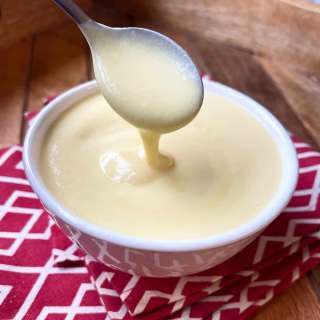 Vanillesoße (German Vanilla Sauce)