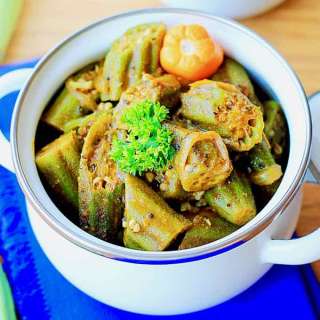 Hot Curried Okra