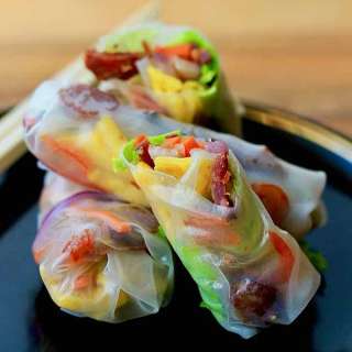 Bò Bía (Popiah)