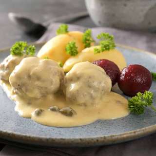 Königsberger Klopse (Creamy German Meatballs)