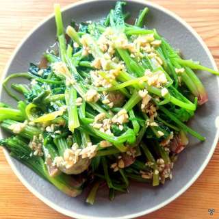 Spinach Stem Salad