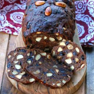 Authentic Hutzelbrot (German Dried Fruit & Nut Bread)