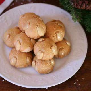 Bethmännchen (Marzipan Cookies)