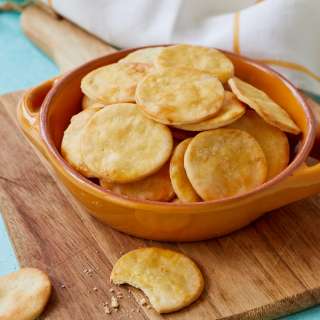 Buttery Homemade Ritz Crackers