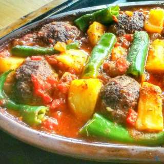 Izmir Köfte - Turkish Meatballs In Tomato Sauce