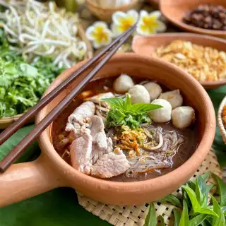 Thai Boat Noodles Recipe (Kuay Teow Reua)