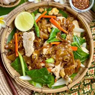 Chicken Pad See Ew (Thai Stir Fried Noodles)