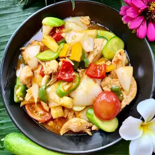 Pad Priew Wan (Thai Sweet and Sour Chicken)