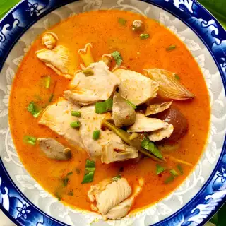 Tom Yum Gai Soup (Thai Hot and Sour Chicken Soup Recipe)