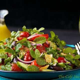 Fattoush Salad - A Middle Eastern Culinary Delight!