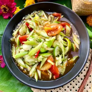 Spicy Lao Cucumber Salad Recipe (Thum Mak Thang)