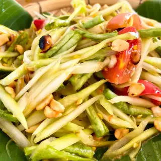 Som Tum Thai Recipe (Green Papaya Salad)