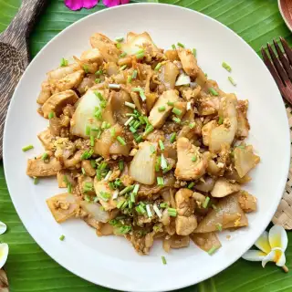 Kuay Teow Kua Gai Recipe (Roasted Chicken Noodles)