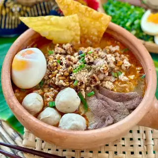 Tom Yum Noodle Soup Recipe (Guay Tiew Tom Yum)