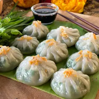 Steamed Garlic Chive Dumplings (Kanom Gui Chai)