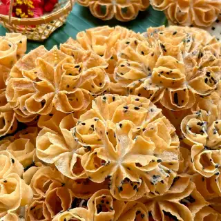 Thai Lotus Flower Cookies Recipe (Kanom Dok Jok)
