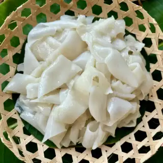 Sen Yai Noodles Recipe (Thai Wide Rice Noodles)