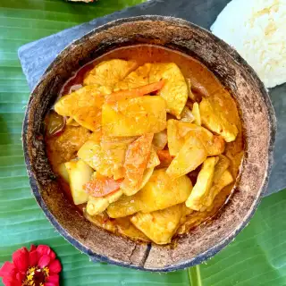 Gang Garee Curry Recipe (Thai Yellow Chicken Curry)