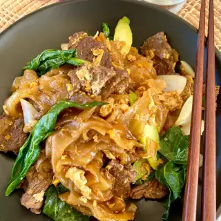 Beef Pad See Ew Recipe (Thai Rice Noodles)