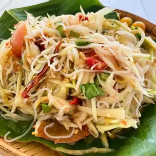 Tam Sua (Papaya Salad With Vermicelli)