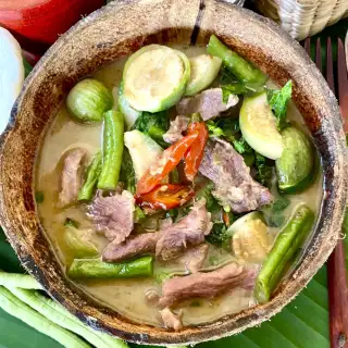 Thai Green Curry Pork (Gaeng Keow Wan Recipe)