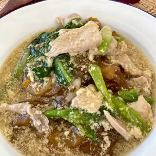 Lad Na Noodles Recipe (Rad Na Thai Gravy)