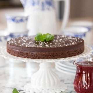 Swedish Sticky Chocolate Cake (Kladdkaka)