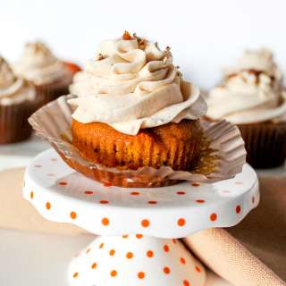 Pumpkin Spice Cupcakes with Cinnamon Cream Cheese Frosting